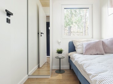 Kupsidomek přináší celoroční mobilní domy na klíč (včetně kuchyně a koupelny). Spojujeme moderní design, komfort a svobodu. Dům přivezeme a bydlet můžete prakticky v den doručení.