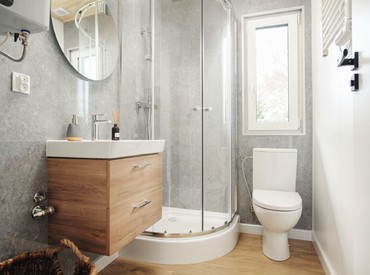 Kupsidomek přináší celoroční mobilní domy na klíč (včetně kuchyně a koupelny). Spojujeme moderní design, komfort a svobodu. Dům přivezeme a bydlet můžete prakticky v den doručení.