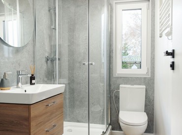 Kupsidomek přináší celoroční mobilní domy na klíč (včetně kuchyně a koupelny). Spojujeme moderní design, komfort a svobodu. Dům přivezeme a bydlet můžete prakticky v den doručení.